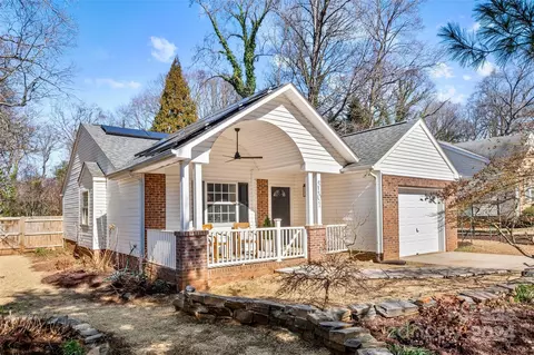 3401 Covington Oaks Dr, Charlotte, NC 28205