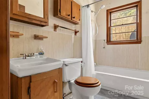Bath - 10999 Rush Fork Rd, Clyde, NC 28721 photo 1 of 1