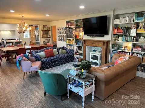 Living - 114 Meadowbrook Ln, Davidson, NC 28036 photo 1 of 1