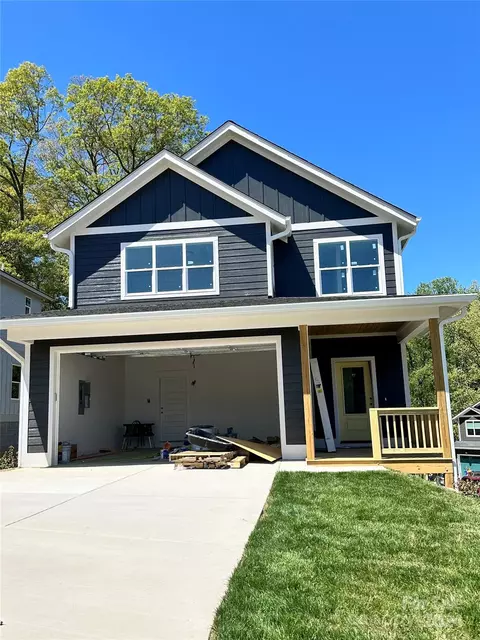 8 Mayday St, Asheville, NC 28806