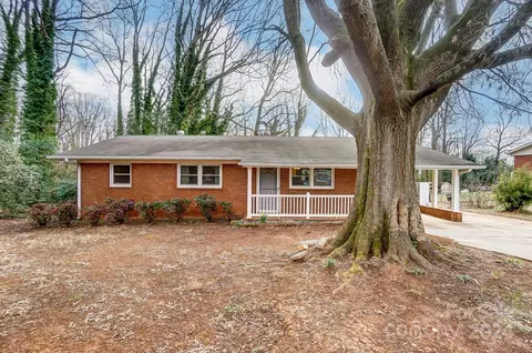 306 Pinewood Dr, Lowell, NC 28098