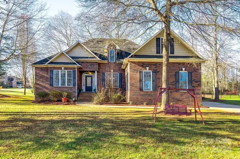 713 Park Trail Ln, Clover, SC 29710