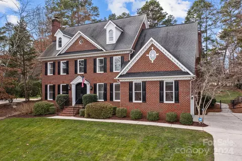 Exterior - 18610 River Falls Dr, Davidson, NC 28036 photo 3 of 13