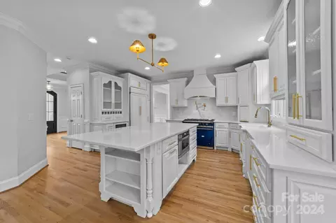 Kitchen - 18610 River Falls Dr, Davidson, NC 28036 photo 1 of 6