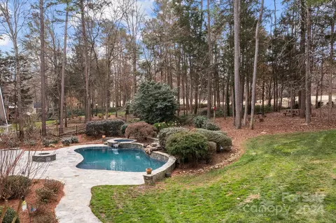 Exterior - 18610 River Falls Dr, Davidson, NC 28036 photo 7 of 13