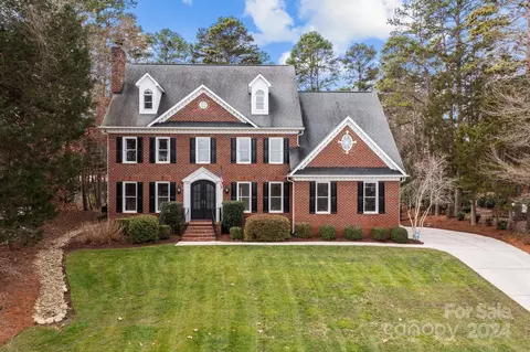 Exterior - 18610 River Falls Dr, Davidson, NC 28036 photo 2 of 13
