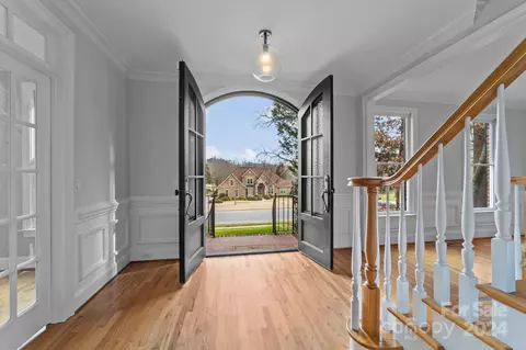 Entry Way - 18610 River Falls Dr, Davidson, NC 28036 photo 2 of 3
