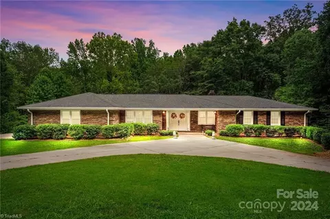 308 Beaver Creek Rd, Lexington, NC 27295