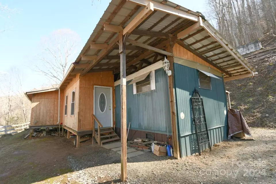 3100 Nc 261 Hwy, Bakersville, NC 28705 34 Photos Movoto