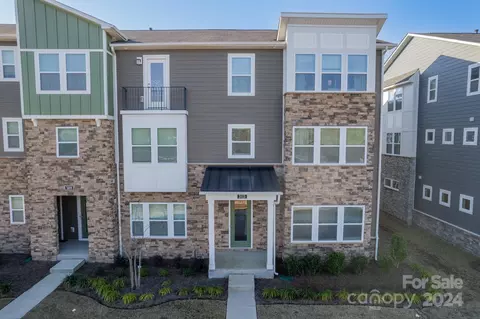 3113 Treble Ct, Charlotte, NC 28262