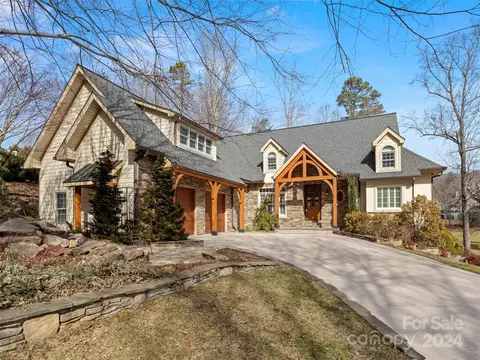 20 Lakeway Cir, Weaverville, NC 28787