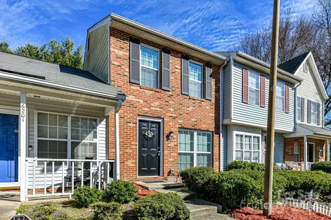 6203 Windsor Gate Ln, Charlotte, NC 28215