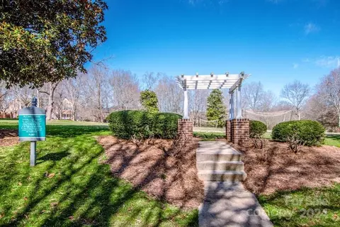 View/Area - 218 N Kimberly Rd, Davidson, NC 28036 photo 3 of 7