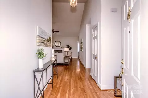 Entry Way - 218 N Kimberly Rd, Davidson, NC 28036 photo 3 of 3
