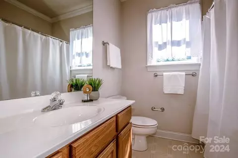 Bath - 218 N Kimberly Rd, Davidson, NC 28036 photo 2 of 2