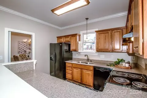 Kitchen - 218 N Kimberly Rd, Davidson, NC 28036 photo 2 of 4