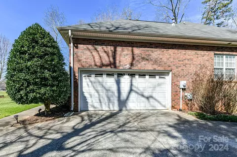 Exterior - 2806 Fox Den Dr, Monroe, NC 28110 photo 8 of 13