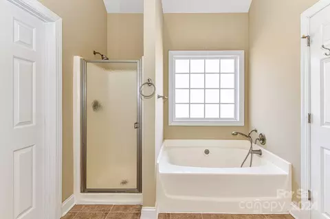 Bath - 2806 Fox Den Dr, Monroe, NC 28110 photo 2 of 3