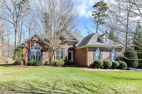 2806 Fox Den Dr, Monroe, NC 28110