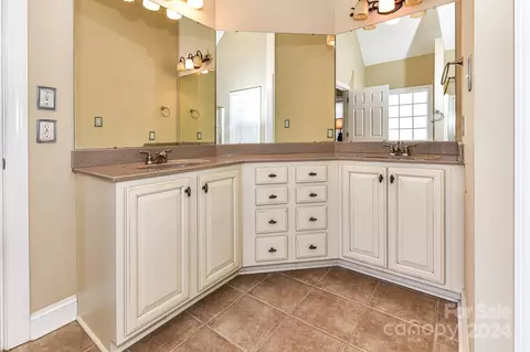 Bath - 2806 Fox Den Dr, Monroe, NC 28110 photo 3 of 3