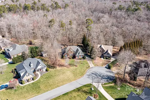 View/Area - 2806 Fox Den Dr, Monroe, NC 28110 photo 2 of 4