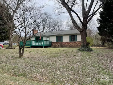 705 Oakwood Ln, Gastonia, NC 28056