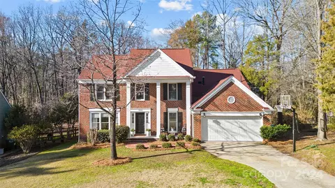 1915 Annecy Dr, Matthews, NC 28105