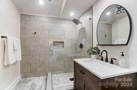 Bath - 3211 Baucom Manor Rd, Monroe, NC 28110 photo 1 of 5