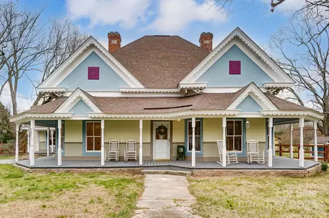 Exterior - 3211 Baucom Manor Rd, Monroe, NC 28110 photo 2 of 16