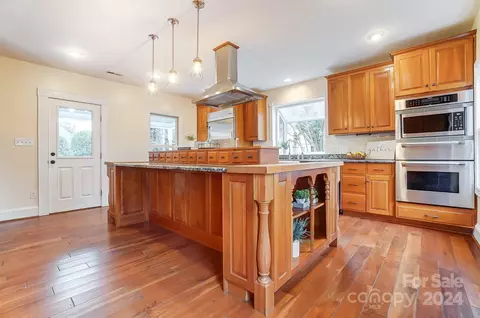Kitchen - 3211 Baucom Manor Rd, Monroe, NC 28110 photo 5 of 9