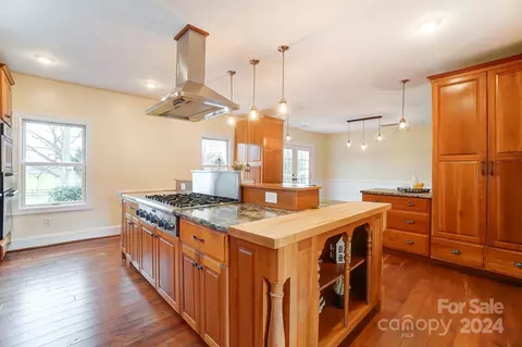 Kitchen - 3211 Baucom Manor Rd, Monroe, NC 28110 photo 8 of 9