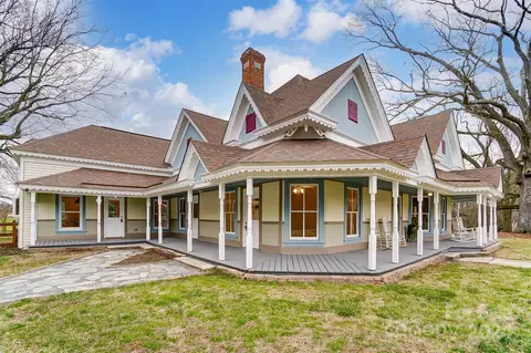 Exterior - 3211 Baucom Manor Rd, Monroe, NC 28110 photo 4 of 16