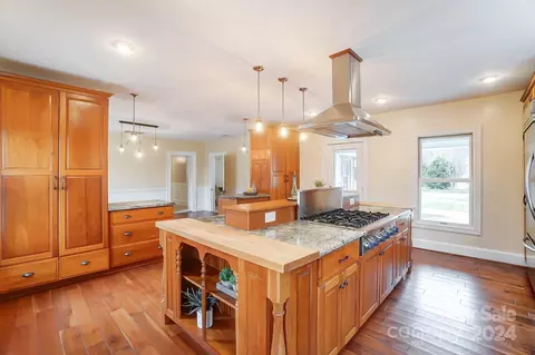 Kitchen - 3211 Baucom Manor Rd, Monroe, NC 28110 photo 6 of 9
