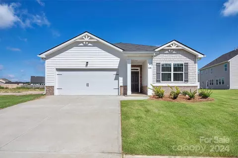77 Farmwood Trl, Waynesville, NC 28786