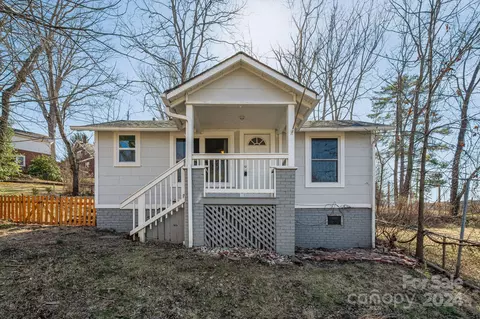 58 Orchard St, Canton, NC 28716