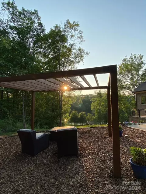 107 Dockside Ln, Statesville, NC 28677