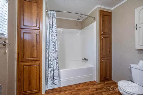 Bath - 508 Causby Rd, Morganton, NC 28655 photo 2 of 3