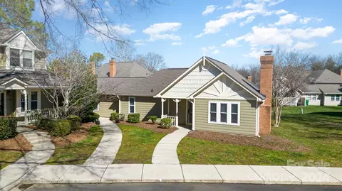 2745 Von Thuringer Ct, Charlotte, NC 28210