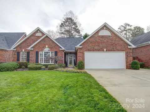 2960 Heritage Commons Ln, Gastonia, NC 28054