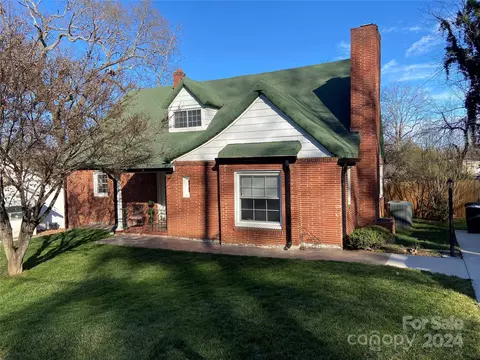 103 Edgewood Ave, Morganton, NC 28655