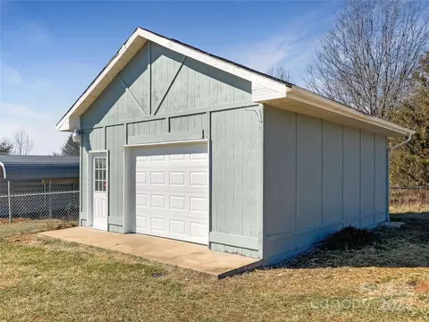 Exterior - 492 Drumstand Rd, Stony Point, NC 28678 photo 5 of 6