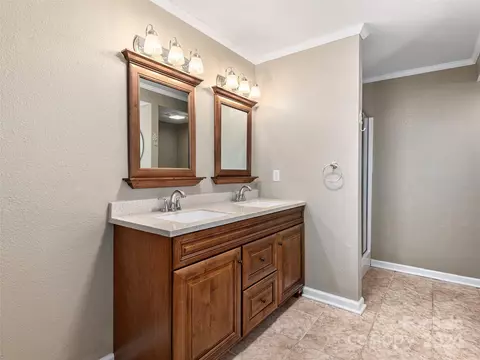 Bath - 251 Jade Dr, Clyde, NC 28721 photo 5 of 6