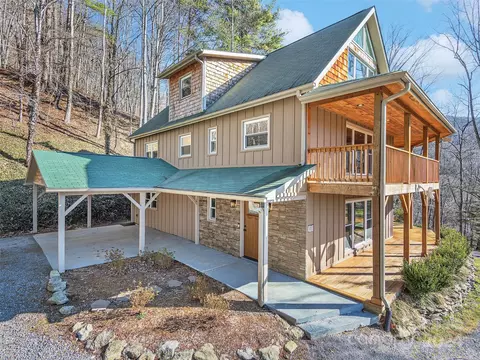 251 Jade Dr, Clyde, NC 28721