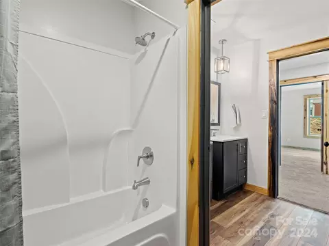 Bath - 87 Oak St, Clyde, NC 28721 photo 5 of 6