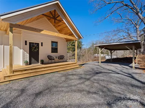 Exterior - 87 Oak St, Clyde, NC 28721 photo 5 of 14