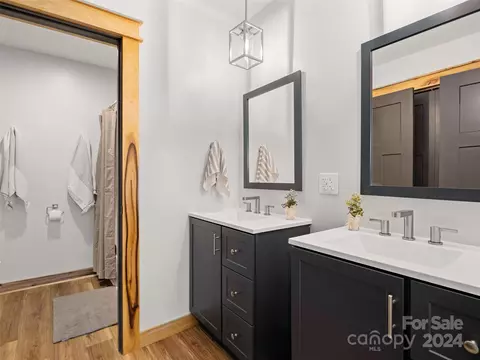 Bath - 87 Oak St, Clyde, NC 28721 photo 6 of 6