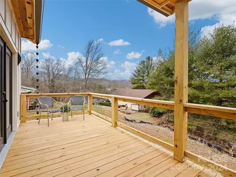 Exterior - 87 Oak St, Clyde, NC 28721 photo 10 of 14