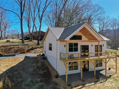 Exterior - 87 Oak St, Clyde, NC 28721 photo 14 of 14