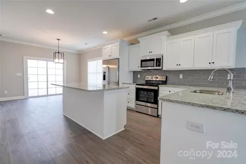 105 Hillcrest St, Shelby, NC 28152