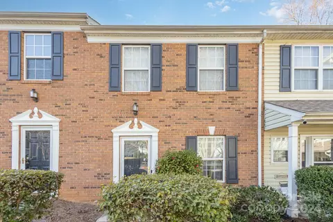 5323 Glenlea Walk Ln, Charlotte, NC 28216